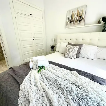 Marble Sun Luxury By Deihu Experiences شقة